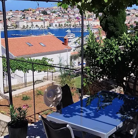 Apartman Vanesa 1 *